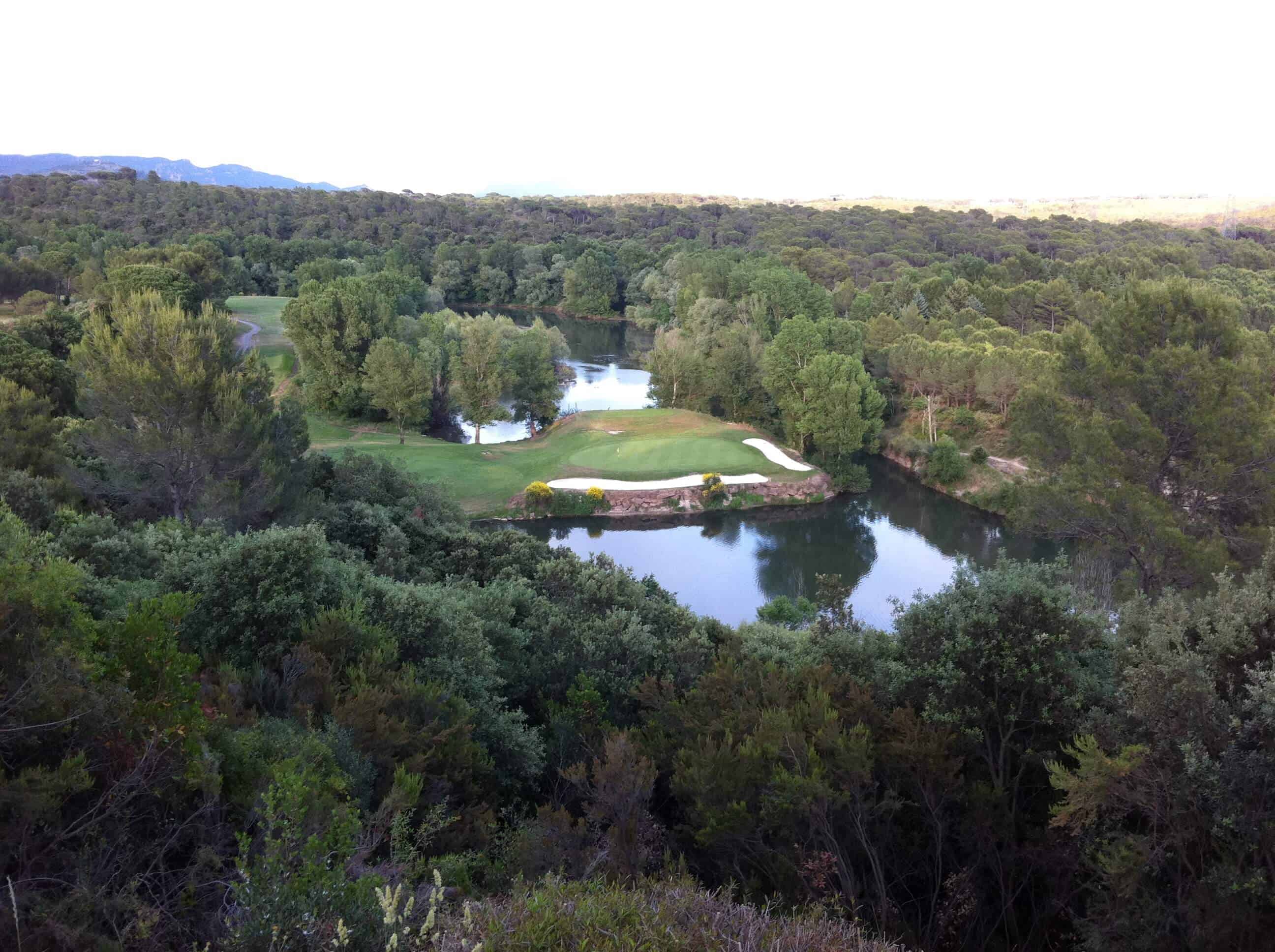 La Petite Balle Blanche - Blog golf, passionnément, autrement Trou n°13 - Golf Saint-Endréol (83)-France